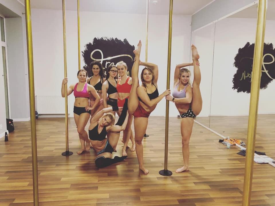 Free-Woman-Studio-Pole-Dance-Workout-Athletes-4.jpg